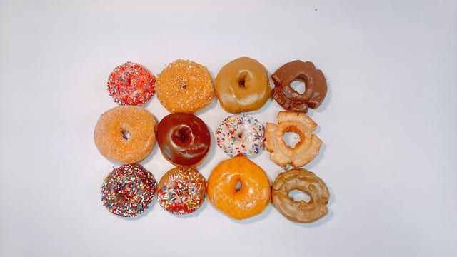 Mixed Half Regular Dozen (6 Donuts).